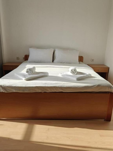 Others 5, Ariston Hotel