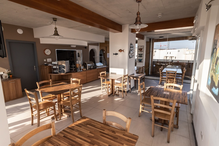 Food & Drinks 4, Sunseeker Holiday Complex, Saint Paul's Bay