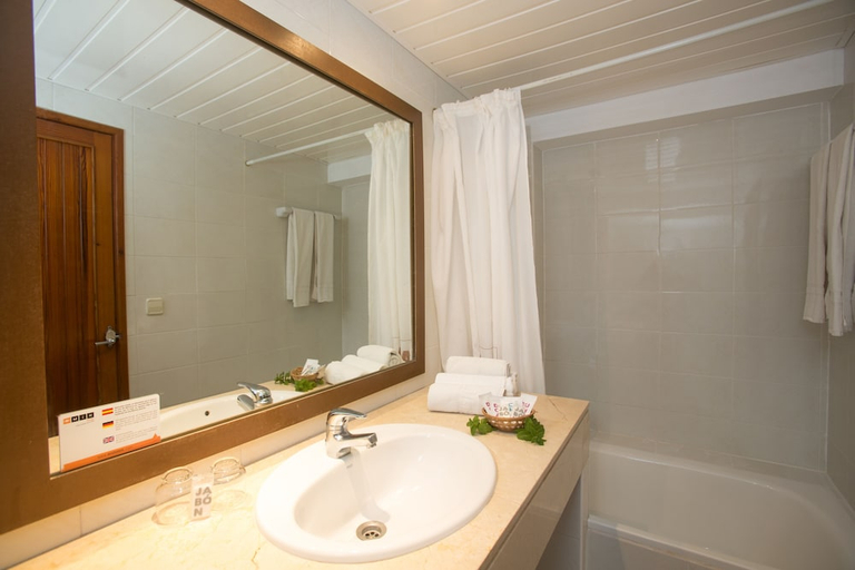 Bathroom 3, Hotel Mix Colombo, Baleares