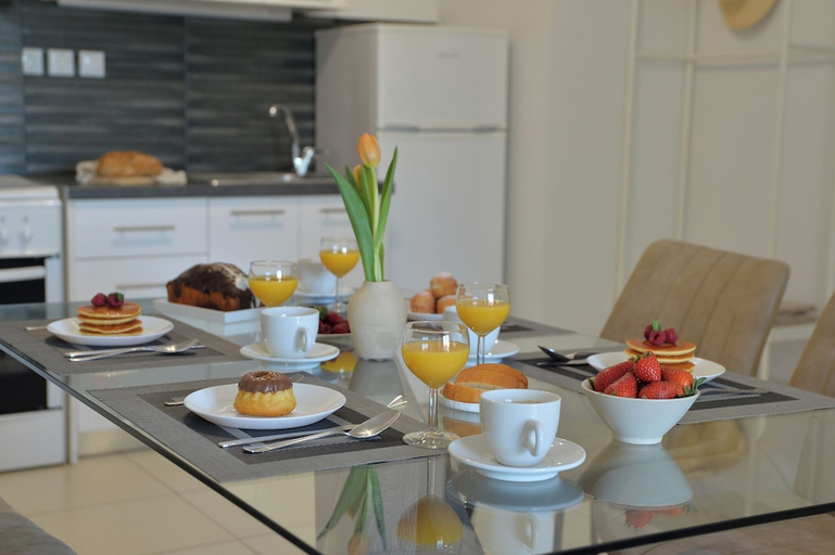 Food & Drinks 4, Alekos Apartments, Attica