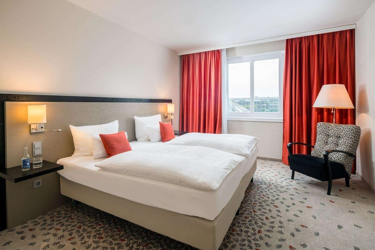 Bedroom 2, Steigenberger Hotel Bielefelder Hof, Bielefeld