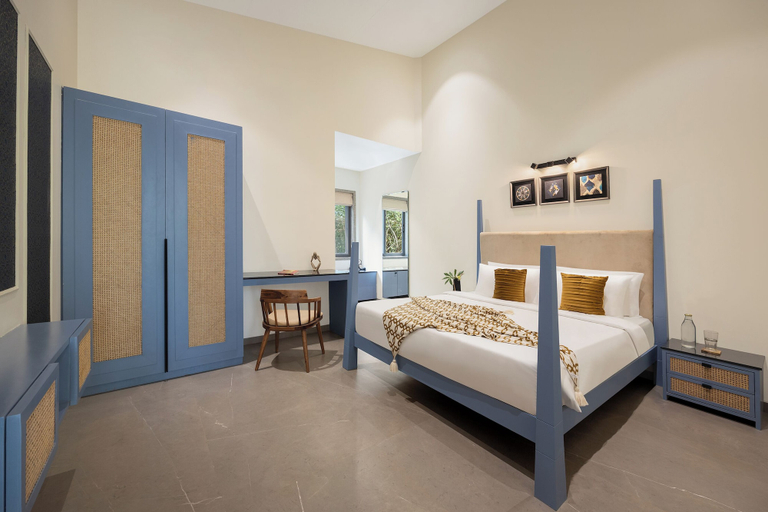 Room 2, Cloud 7 by ELIVAAS Luxurious 4 BHK Villa, North Goa
