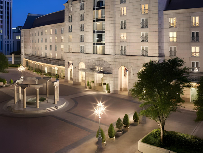 Exterior & Views 1, Hotel Crescent Court, Dallas