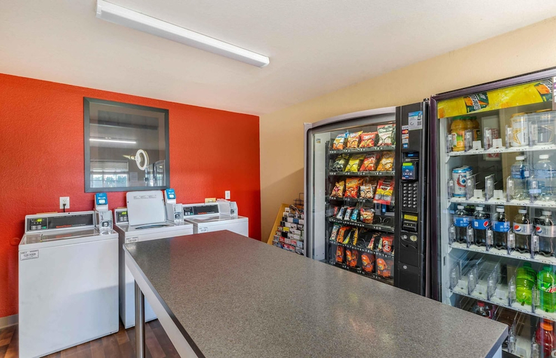 Food & Drinks 5, Extended Stay America - Portland - Beaverton, Washington