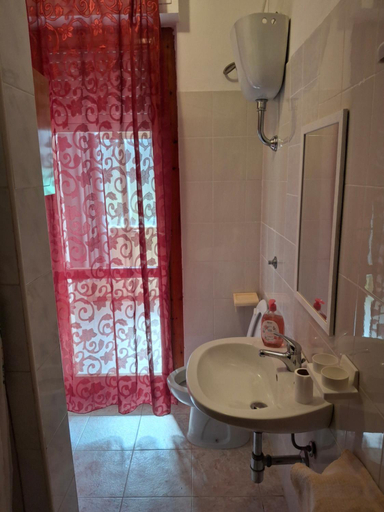 Bathroom 2, NEN's House, Sassari