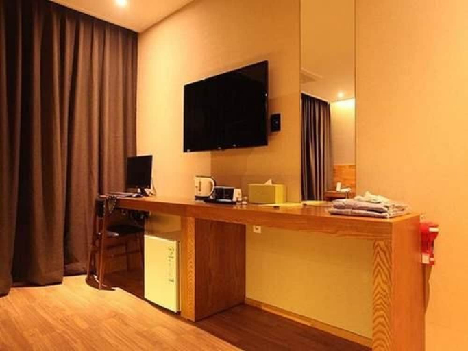 Others 3, Hotel Rich, Goyang