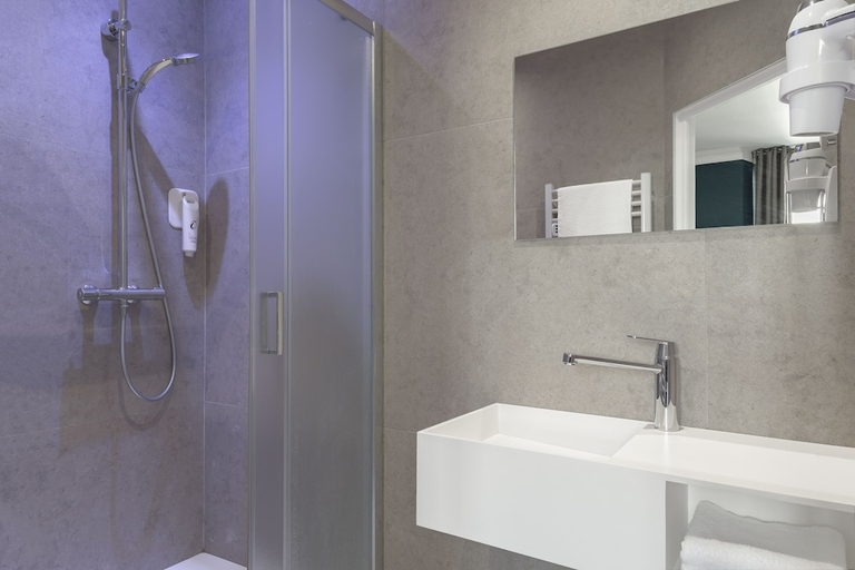 Bathroom 4, Grand Hôtel de la Gare Toulon – Boutique Hôtel, Var