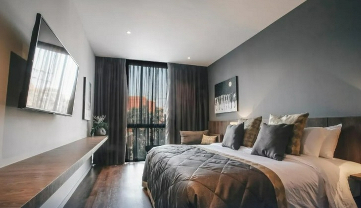 undefined Room Type - Deluxe King Room