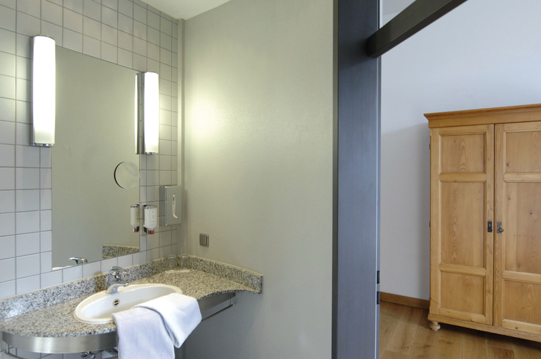 Bathroom, Hotel MutterHaus Düsseldorf, Düsseldorf
