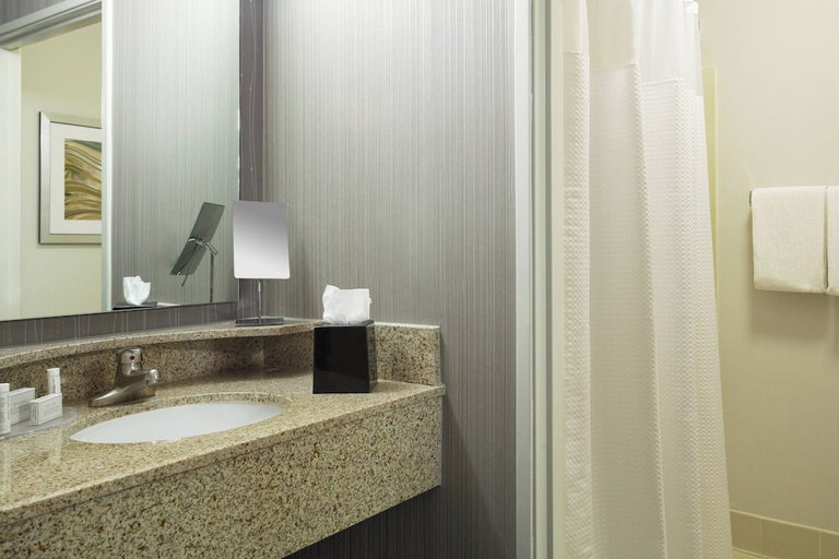 Bathroom 5, Courtyard Chicago St. Charles, Kane