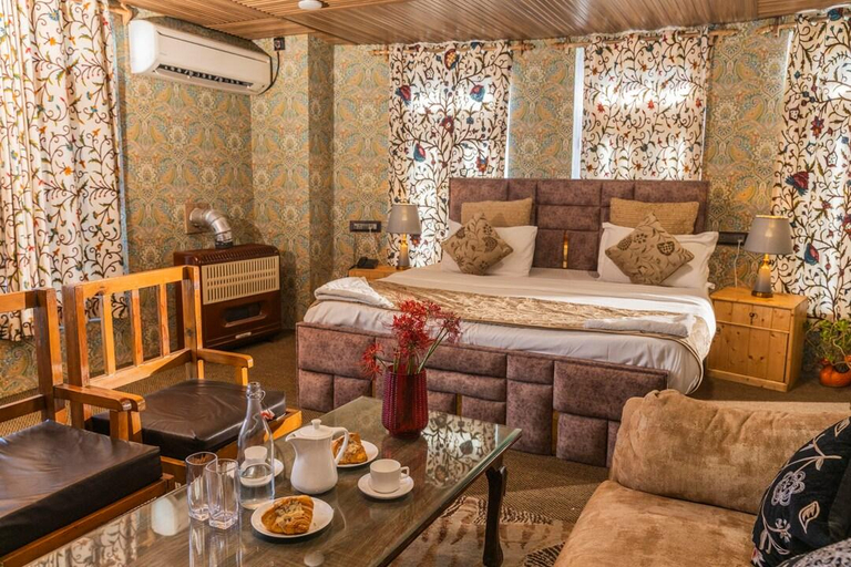 Others 4, Heritage Bungalow, Srinagar