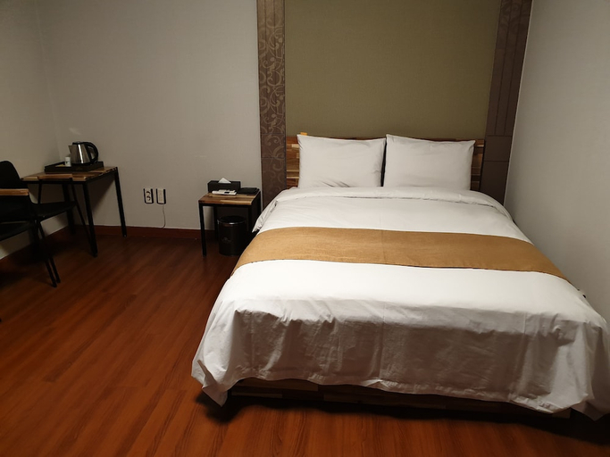 Bedroom 3, The Beauty Hotel, Gangneung