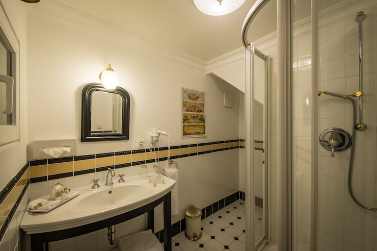 Bathroom 4, Belle Epoque, Baden-Baden