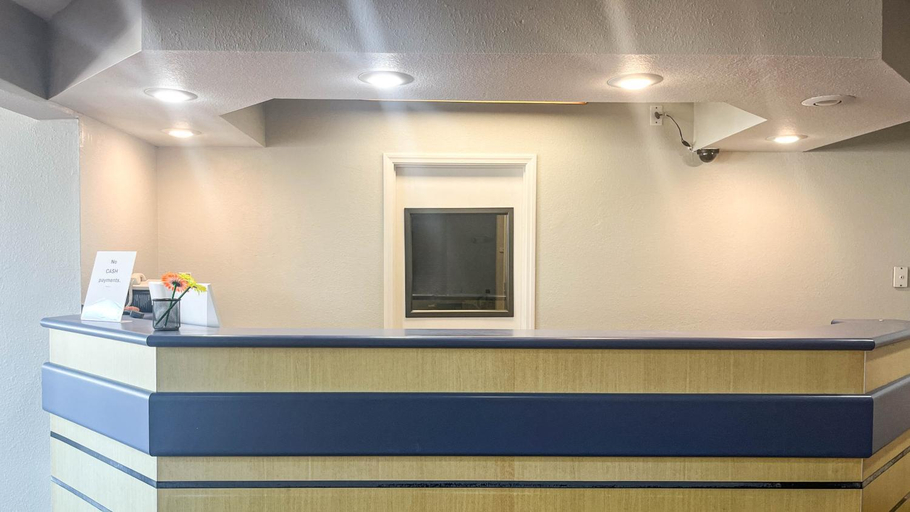 Public Area 2, Motel 6 Brush, CO, Morgan