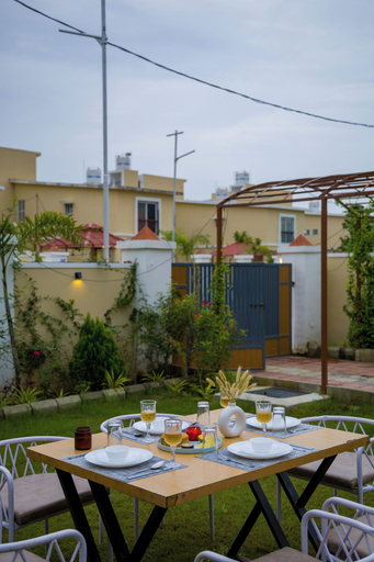 Outdoor dining 2, ELIVAAS Palazao Stunning Villa With Pool, Udaipur