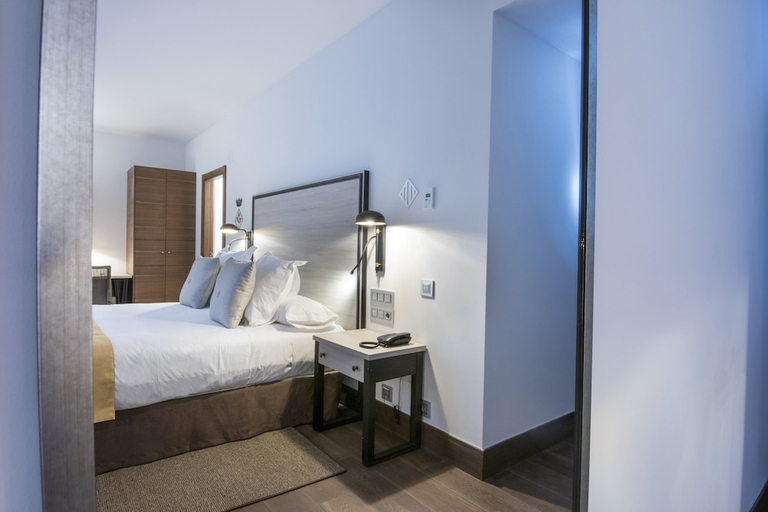 Bedroom 2, Parador de Lleida, Lleida