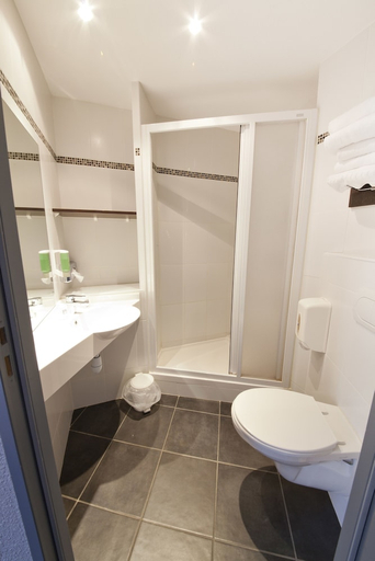 Bathroom 3, Comfort Hotel Clermont Saint-Jacques, Puy-de-Dôme