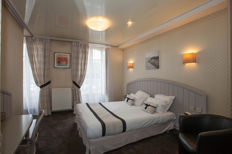 Bedroom 2, CITOTEL LE CHALLONGE, Côtes-d'Armor