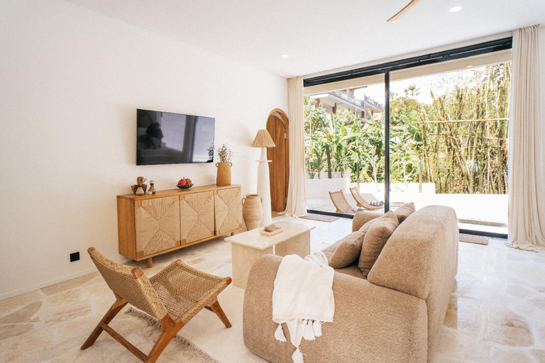 3, Trendy Boho 3BR Cozy Living 5min to La Brisa, Badung