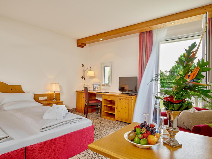 Bedroom 3, Quellness Golf Resort, Passau