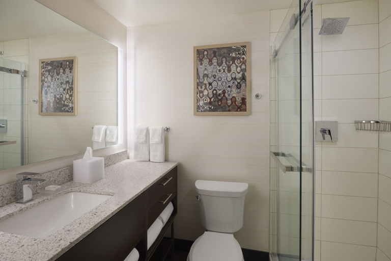 Bathroom 4, TownePlace Suites by Marriott Toronto Oakville, Halton