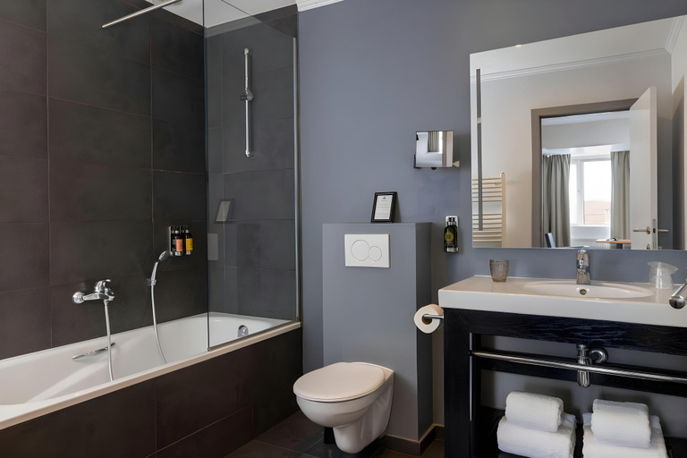 Bathroom 3, Hotel The Augustin, Bruxelles