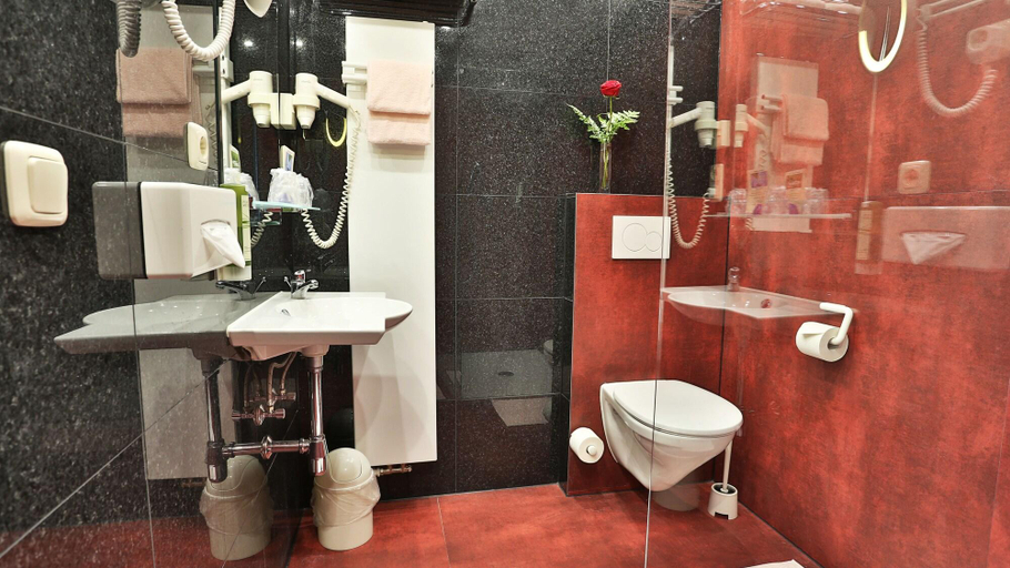 Bathroom 5, Hotel Am Bismarck, Mannheim
