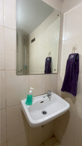 Bathroom 5, Springlake Summarecon by Lucky Cozy, Bekasi