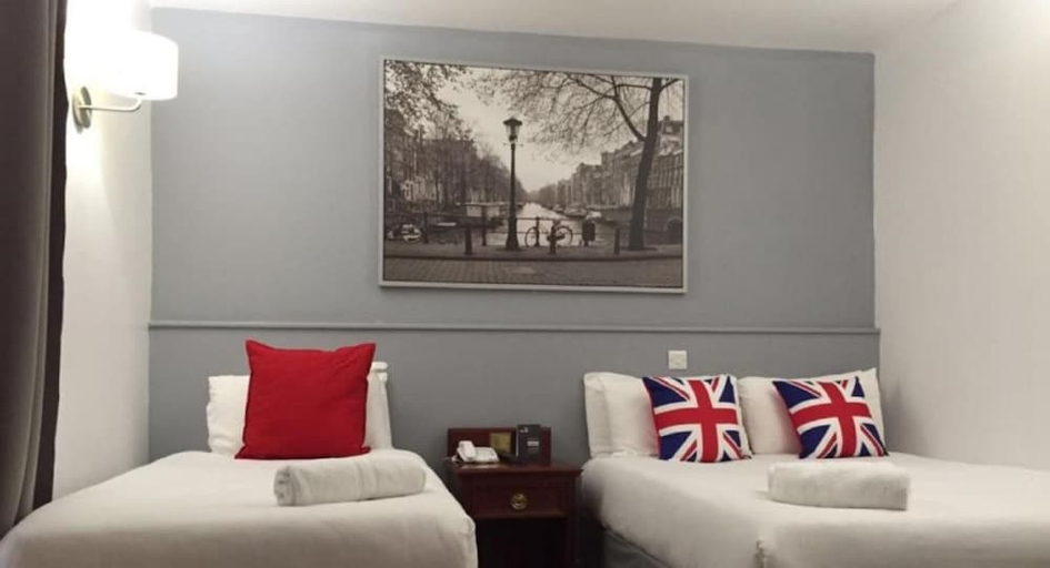 Others 3, CASTLETON HOTEL, London