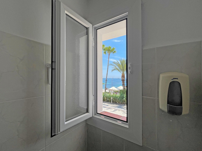 Bathroom 5, Hotel Figueretes, Baleares