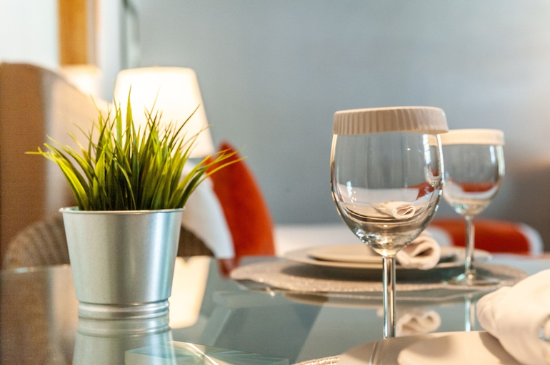 Food & Drinks, Lincoln Arms Suites, Miami-Dade