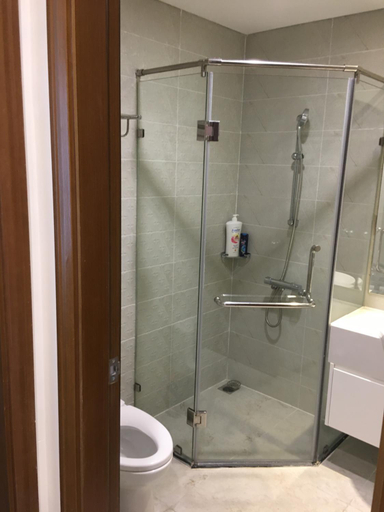 Bathroom, Capitalland's Service Apartment Landmark 6 Vinhomes, Bình Thạnh