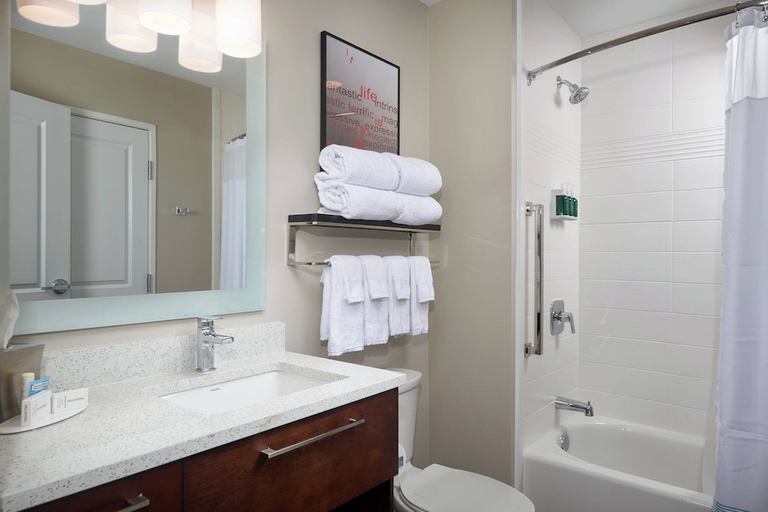 Bathroom 3, TownePlace Suites Fort Worth Northwest/Lake Worth, Fort Worth