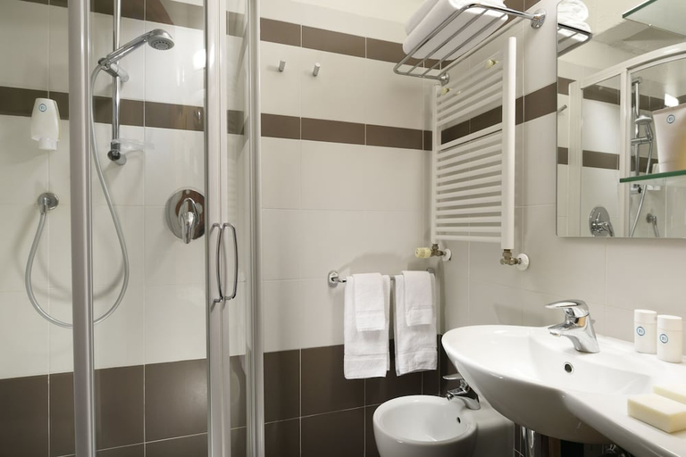 Bathroom 4, TH Marilleva 1400, Trento