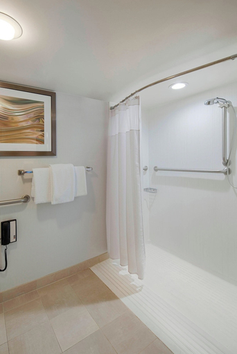 Bathroom 3, Courtyard by Marriott Columbus West, Franklin