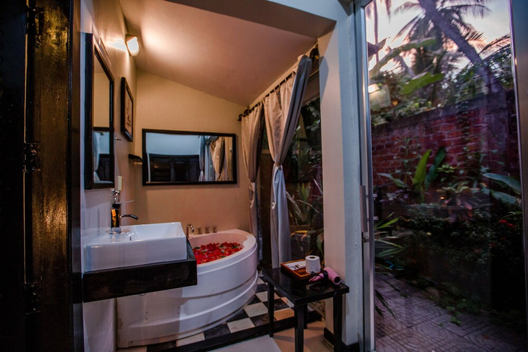 Bathroom 4, The Sanctuary Villa, Svay Pao