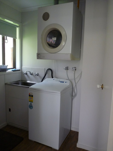 Bathroom 5, Barwon Valley Lodge, South Barwon - Inner