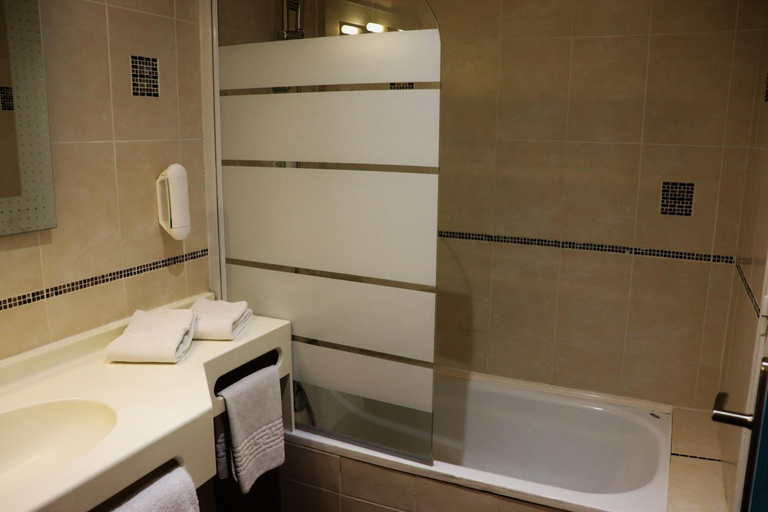 Others 4, HOTEL SEYVET, Drôme