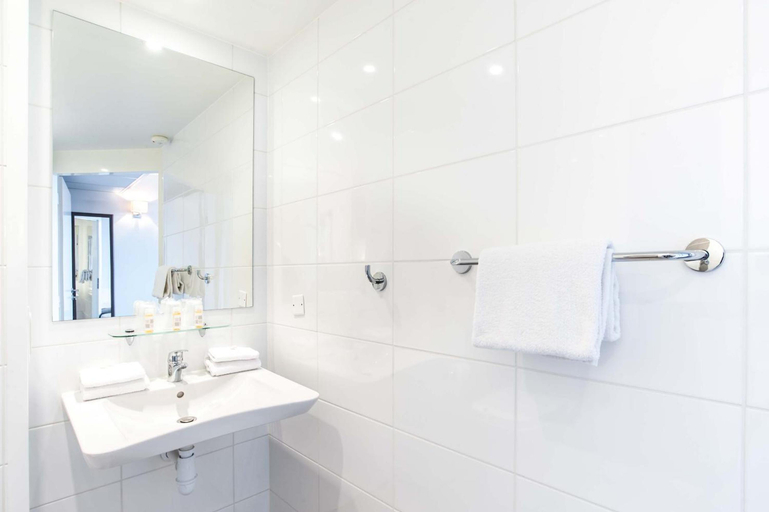 Bathroom 4, Dios Hotel, Haute-Garonne