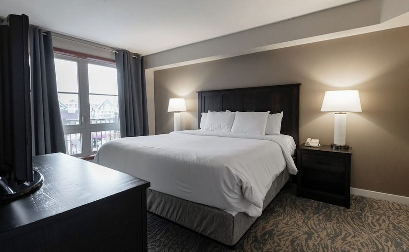 Bedroom 3, Village Suites Blue Mountain Resort, Grey