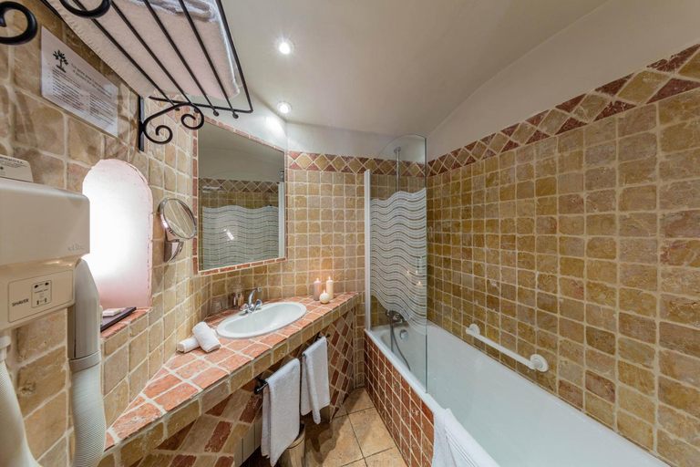 Bathroom 5, Abbaye de Sainte Croix Hotel, Bouches-du-Rhône