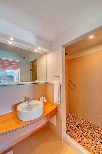 Bathroom 4, Nissaki Beach Hotel, South Aegean