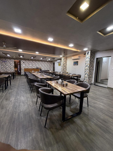 Food & Drinks 4, Hotel Candlewood Bar & Restro, Sirohi