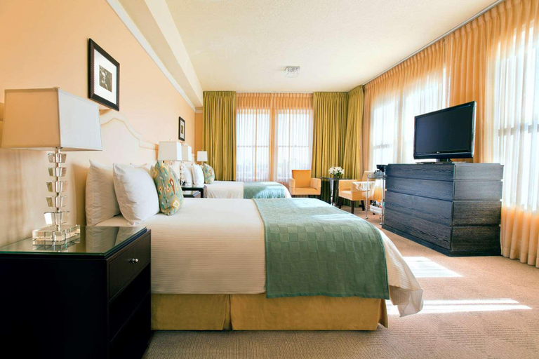 Bedroom 2, Hotel Deluxe, Multnomah