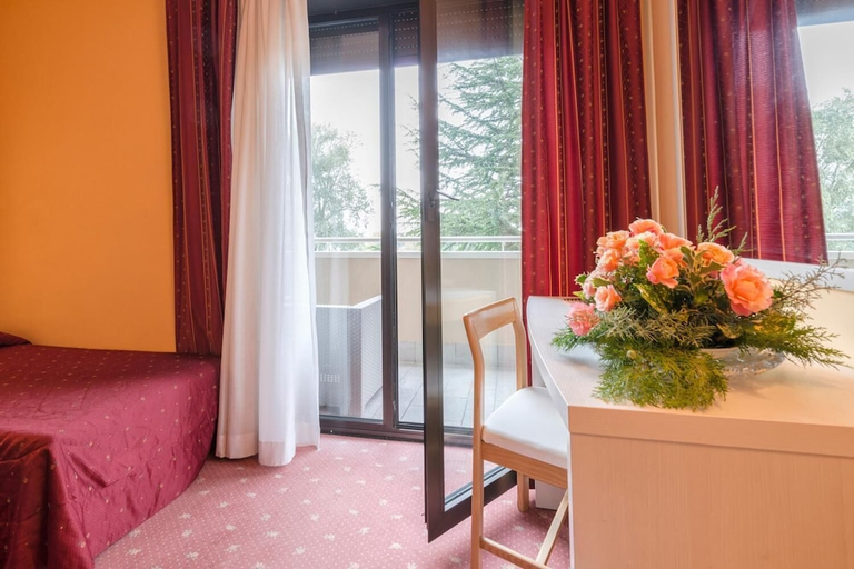 Others 5, HOTEL BAVARIA, Trento