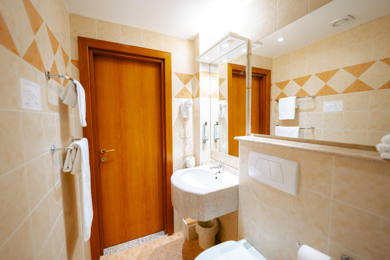 Bathroom 3, EVEREST HOTEL, Trento