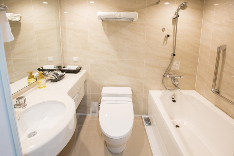 Bathroom 3, Okayama International Hotel, Okayama