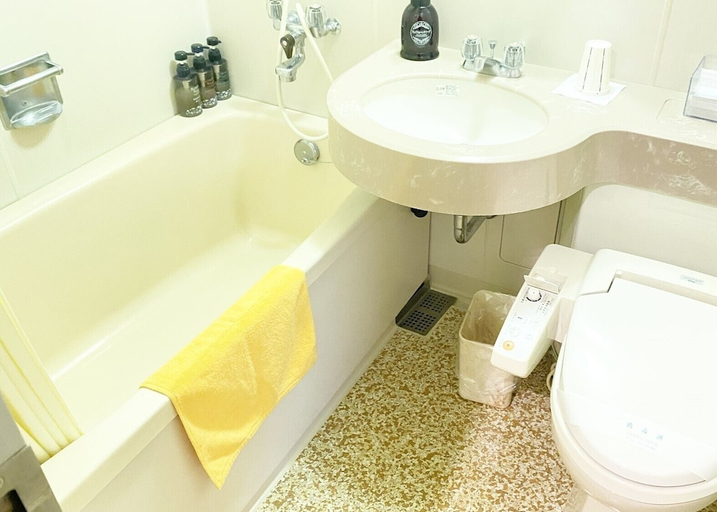 Bathroom 3, New Greenpia Tsunan, Tsunan