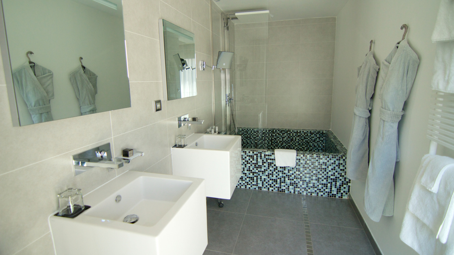 Bathroom 5, Kube Hotel Saint-Tropez, Var