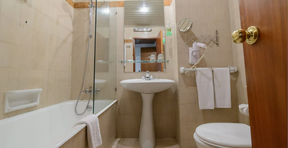 Bathroom 4, TURIM Santa Maria da Feira Hotel, Santa Maria da Feira